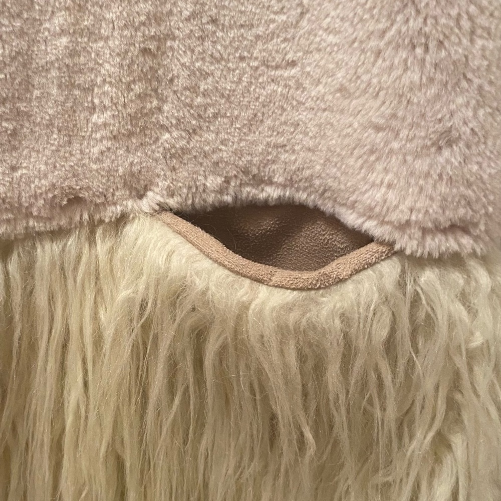 Guess Reversible Faux Fur Faux Suede Jillet/Vest - Picture 7 of 10